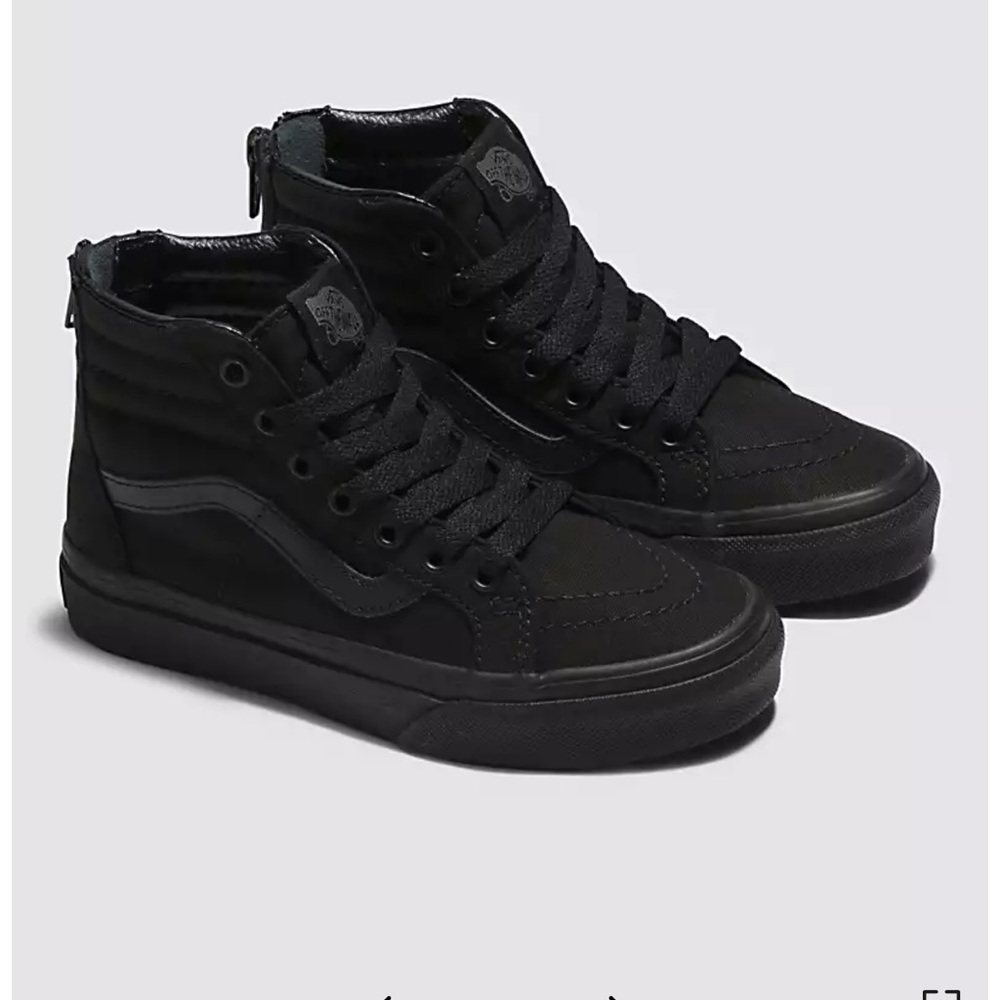 Boys Vans Kids Sk8-Hi Zip Shoe brand new never worn . Size 12 in little boys